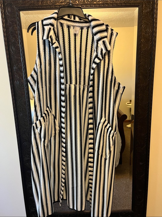 Brand removed Tops - Striped Open Long  Cardigan Vest in Black and White